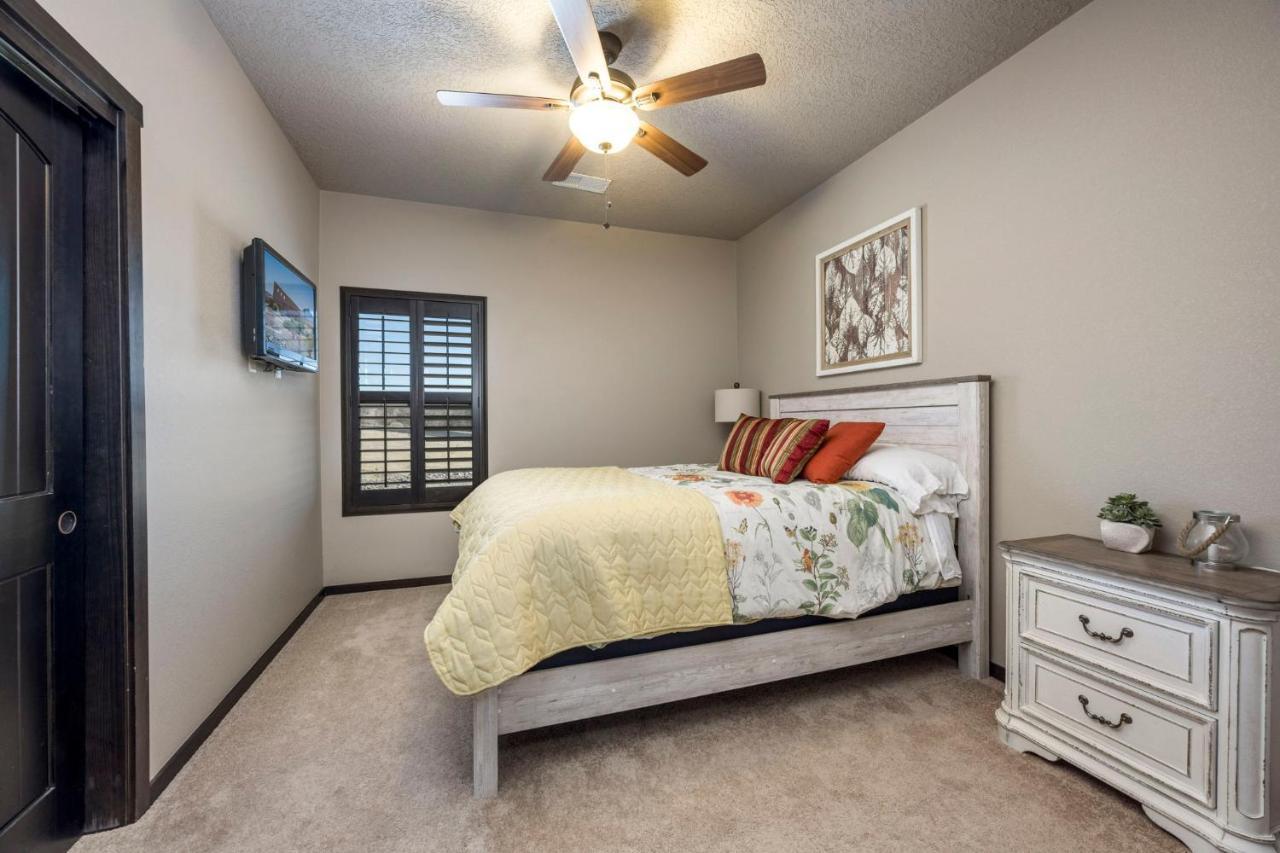 Turtleback Oasis - Minutes To Lake, Hot Springs, Golf - Luxurious, Spacious And Equipped Elephant Butte Exterior foto